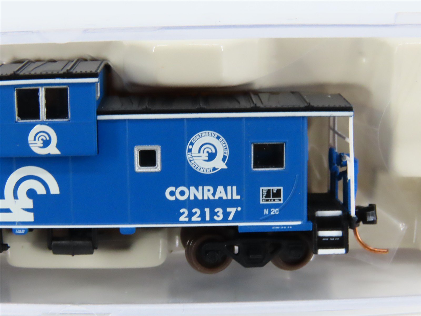 N Scale Atlas 30599 CR Conrail Extended Vision Caboose #22137