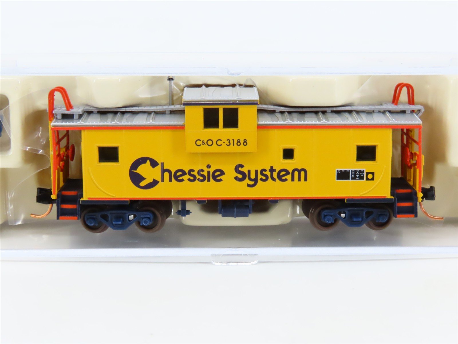 N Scale Atlas 30237 C&O Chessie System Extended Vision Caboose #C-3188