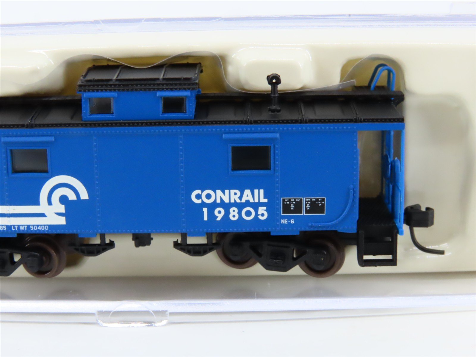 N Scale Atlas 33461 CR Conrail NE-6 Center Cupola Steel Caboose #19805