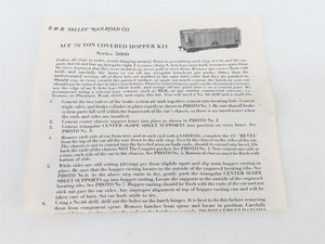 HO Scale E&B Valley 5003 GN Great Northern 2-Bay Covered Hopper #73976 - BUILT