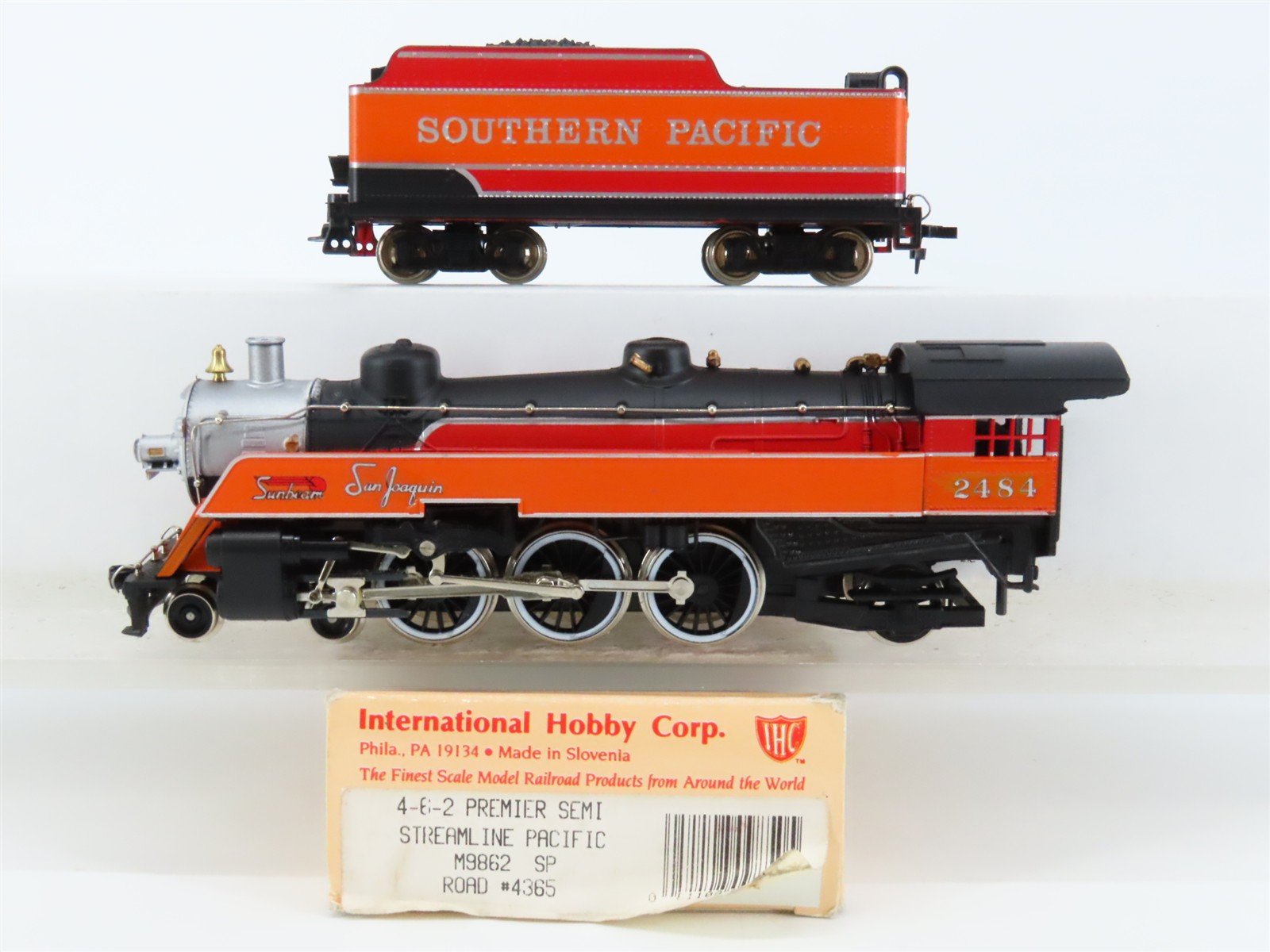 HO Scale IHC M9862 SP Daylight Sunbeam 4-6-2 Steam Custom Rd #2484 "San Joaquin"