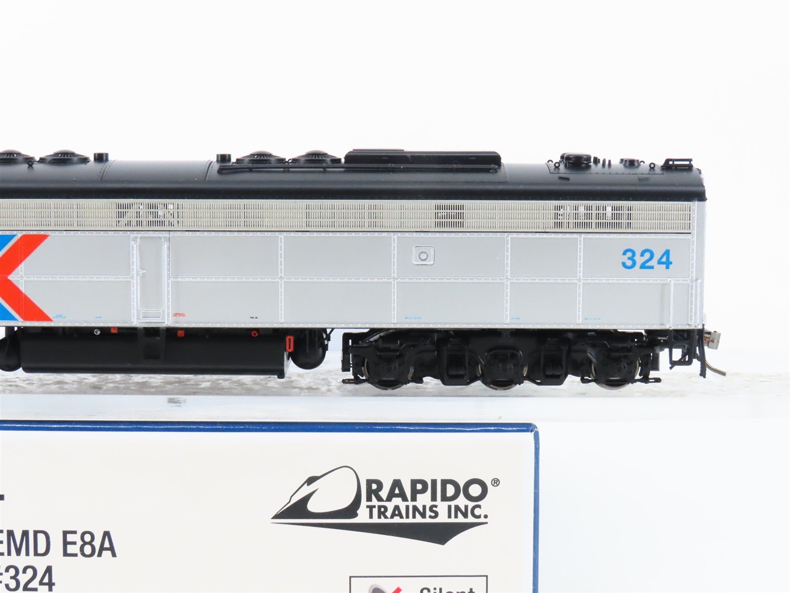 HO Scale Rapido 28004 Amtrak E8A Phase I Diesel Locomotive #324