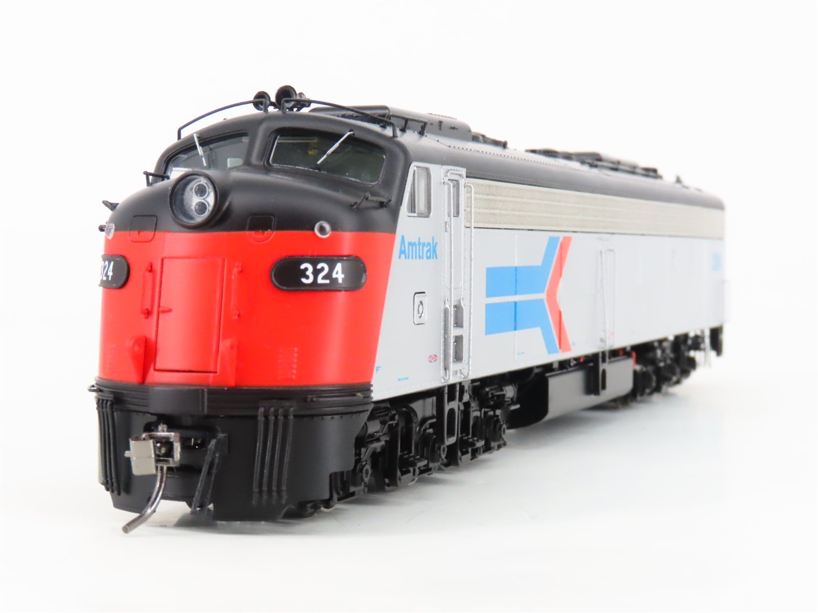 HO Scale Rapido 28004 Amtrak E8A Phase I Diesel Locomotive #324