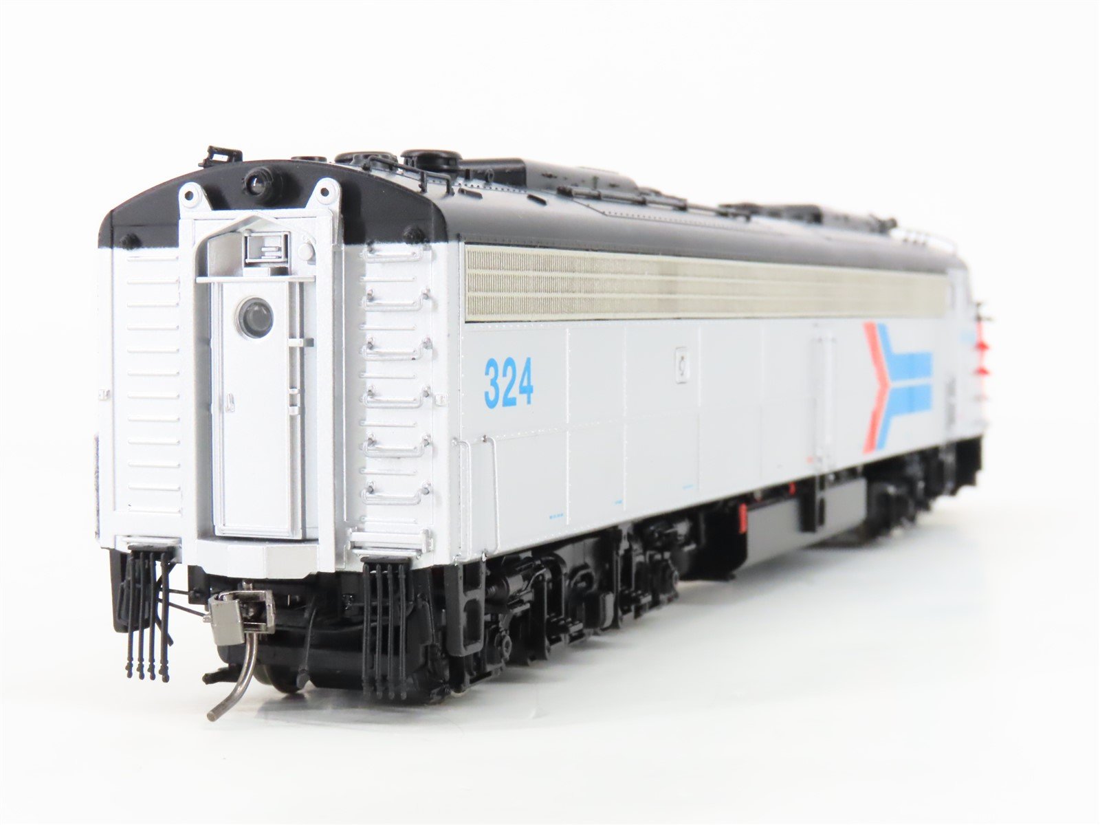HO Scale Rapido 28004 Amtrak E8A Phase I Diesel Locomotive #324