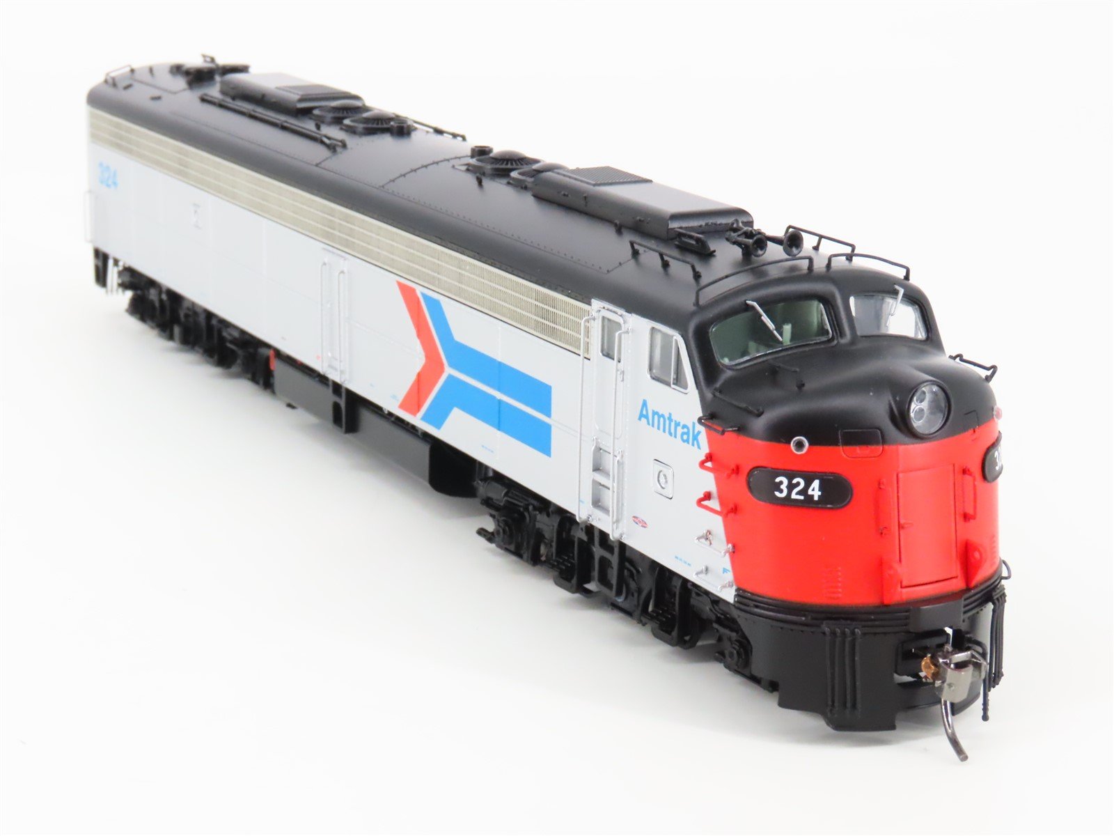 HO Scale Rapido 28004 Amtrak E8A Phase I Diesel Locomotive #324