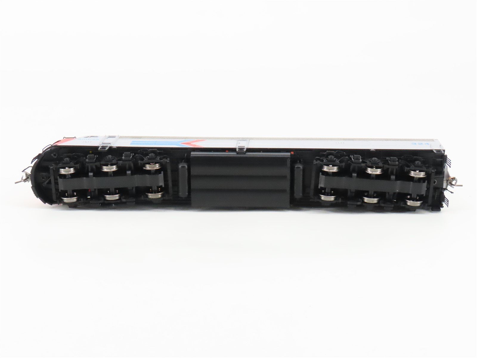 HO Scale Rapido 28004 Amtrak E8A Phase I Diesel Locomotive #324