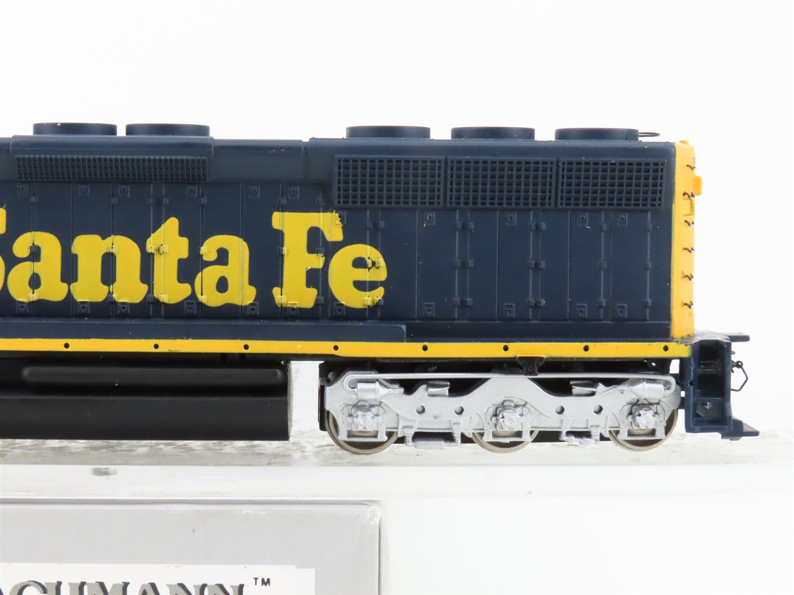 HO Scale Bachmann 11613 ATSF Santa Fe SD45 Diesel Locomotive #5614