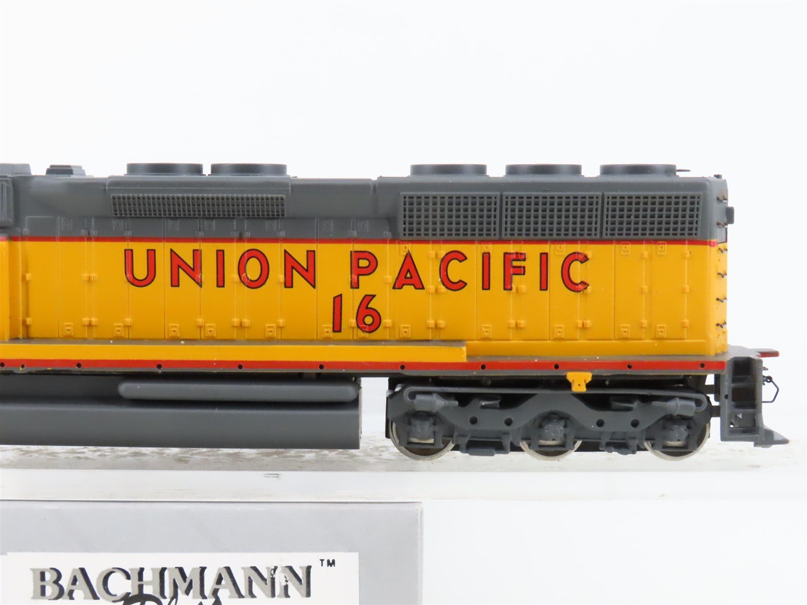 HO Scale Bachmann 11602 UP Union Pacific SD45 Diesel Locomotive #16