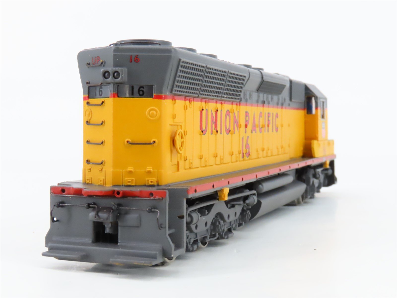 HO Scale Bachmann 11602 UP Union Pacific SD45 Diesel Locomotive #16