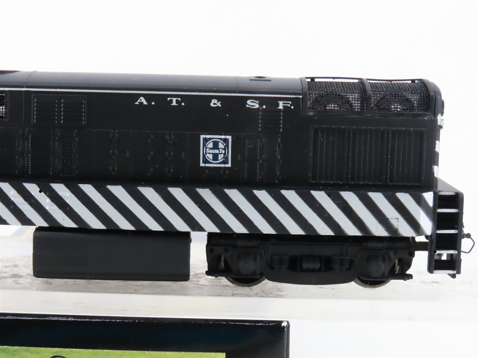 HO Scale Bachmann 81220 ATSF Santa Fe H16-44 Diesel Locomotive #3015