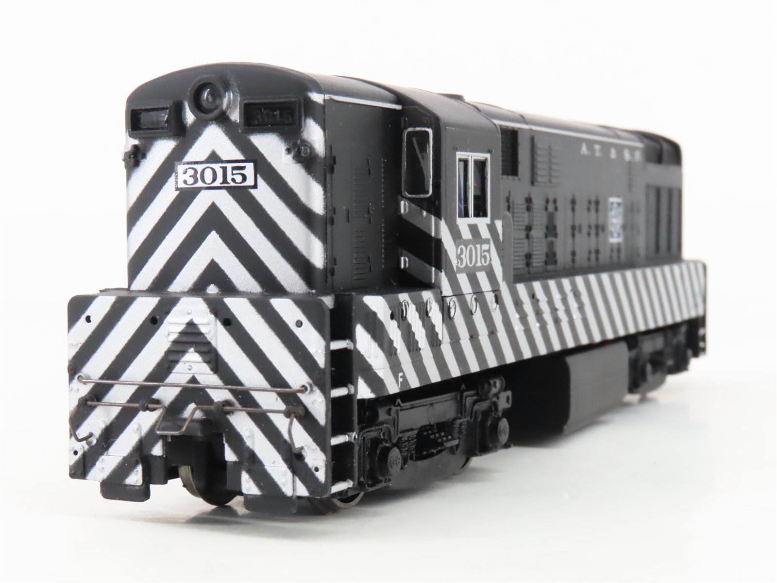 HO Scale Bachmann 81220 ATSF Santa Fe H16-44 Diesel Locomotive #3015