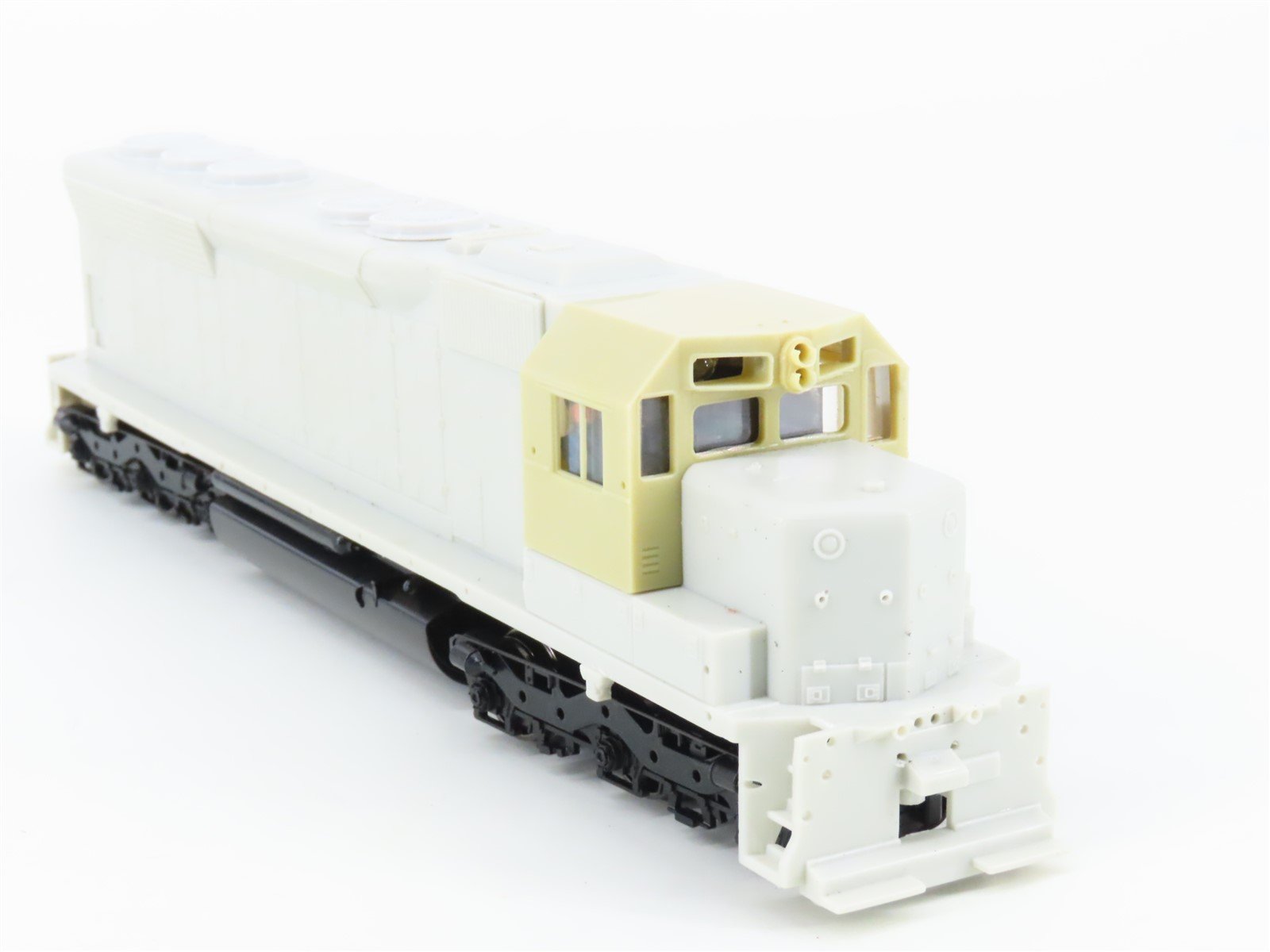 HO Scale Bachmann 11601 Undecorated SD45 Diesel Locomotive