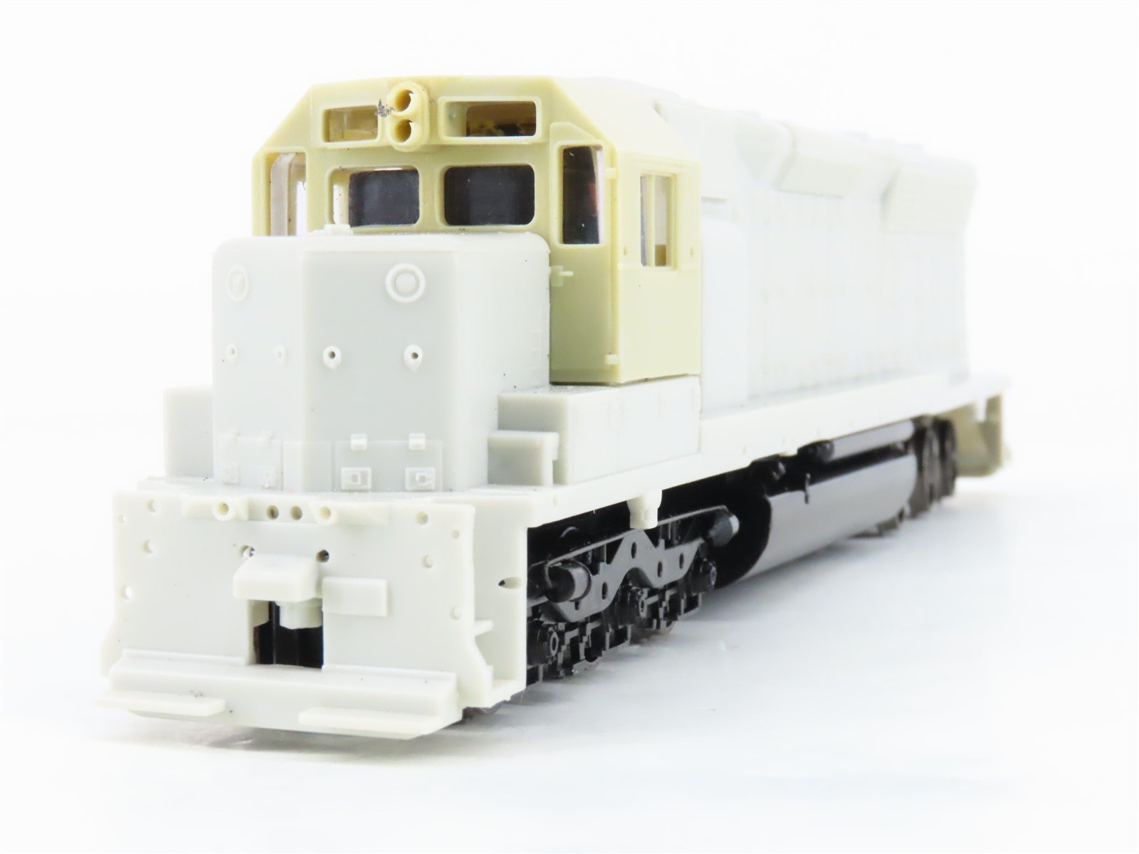 HO Scale Bachmann 11601 Undecorated SD45 Diesel Locomotive