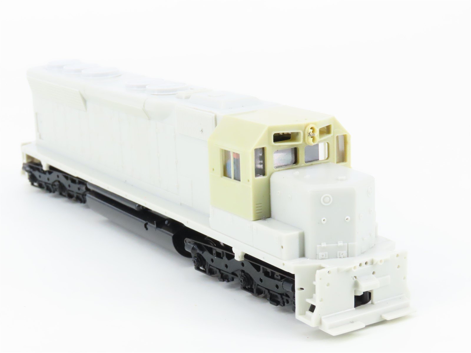 HO Scale Bachmann 11601 Undecorated SD45 Diesel Locomotive