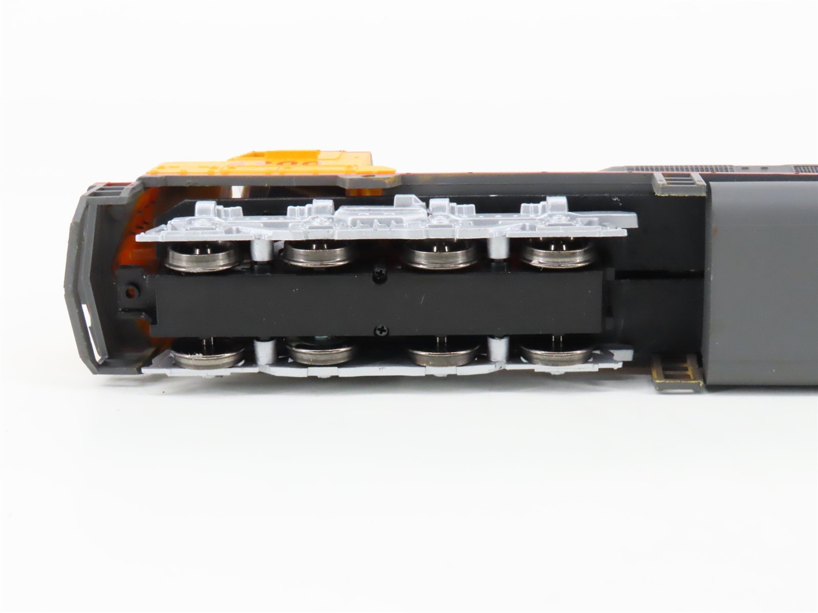 HO Scale Bachmann 81305 UP Union Pacific DD40AX Diesel Locomotive #6900