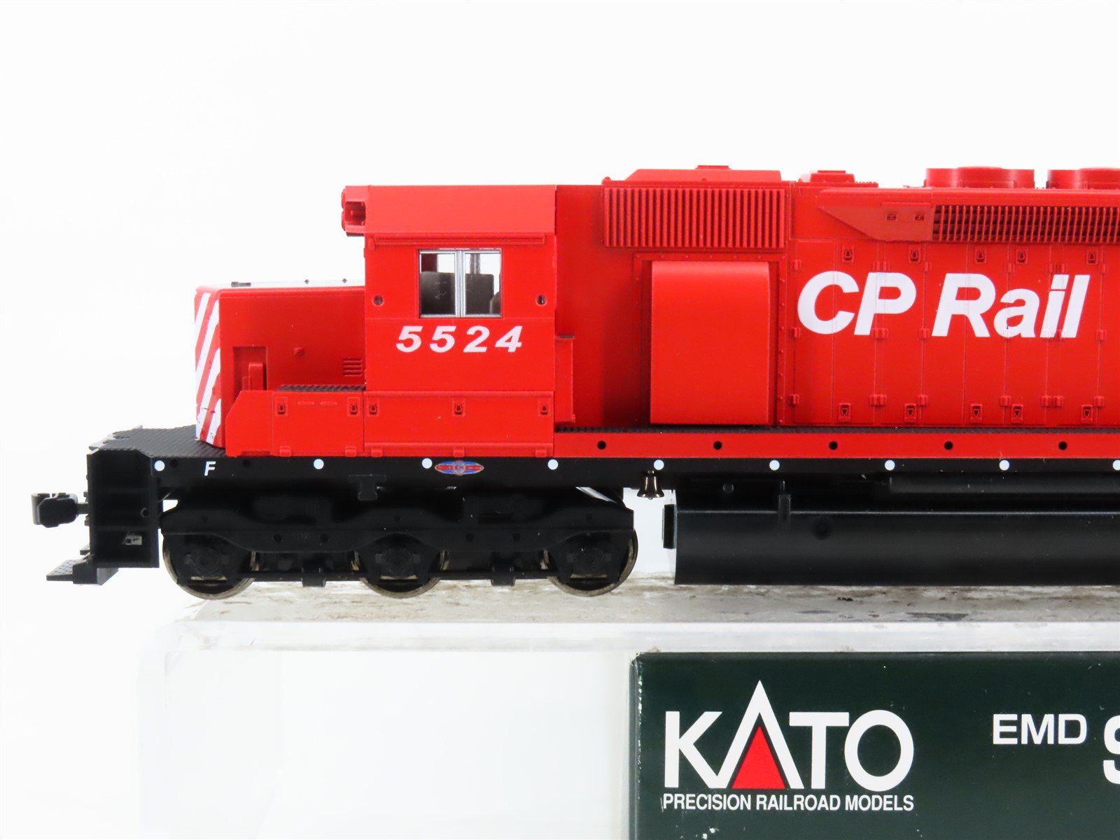 HO Scale Kato 37-6332 CP Canadian Pacific SD40 Diesel Locomotive #5524