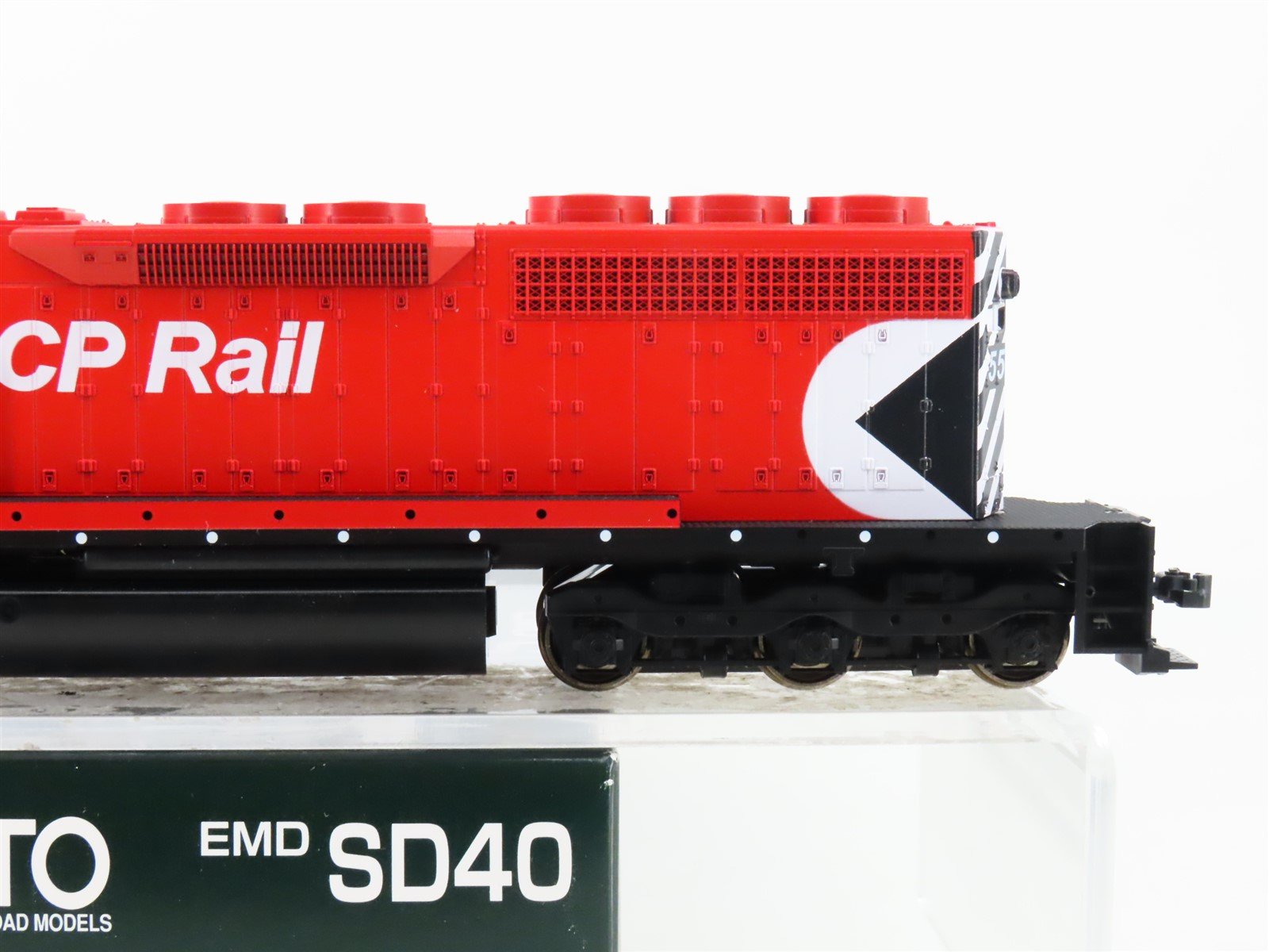 HO Scale Kato 37-6332 CP Canadian Pacific SD40 Diesel Locomotive #5524