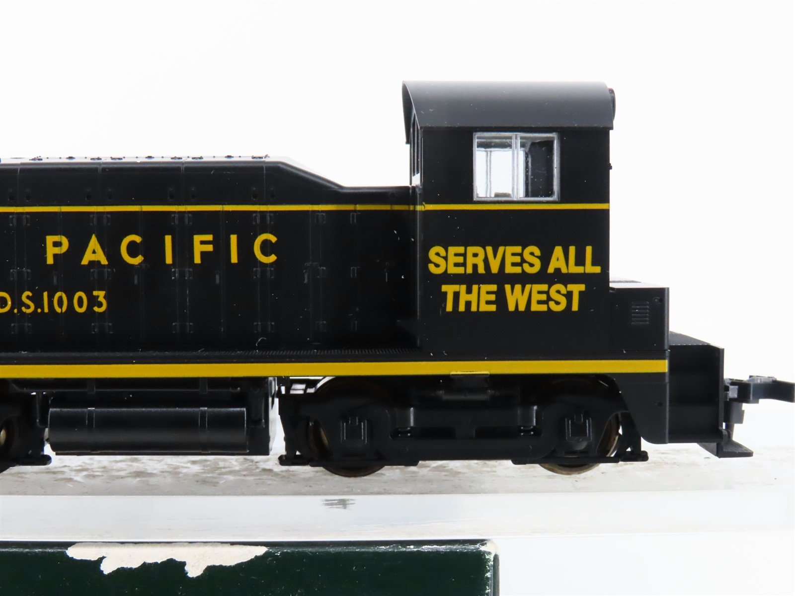 HO Scale Kato 37-10D UP Union Pacific NW2 Diesel Locomotive #DS1003