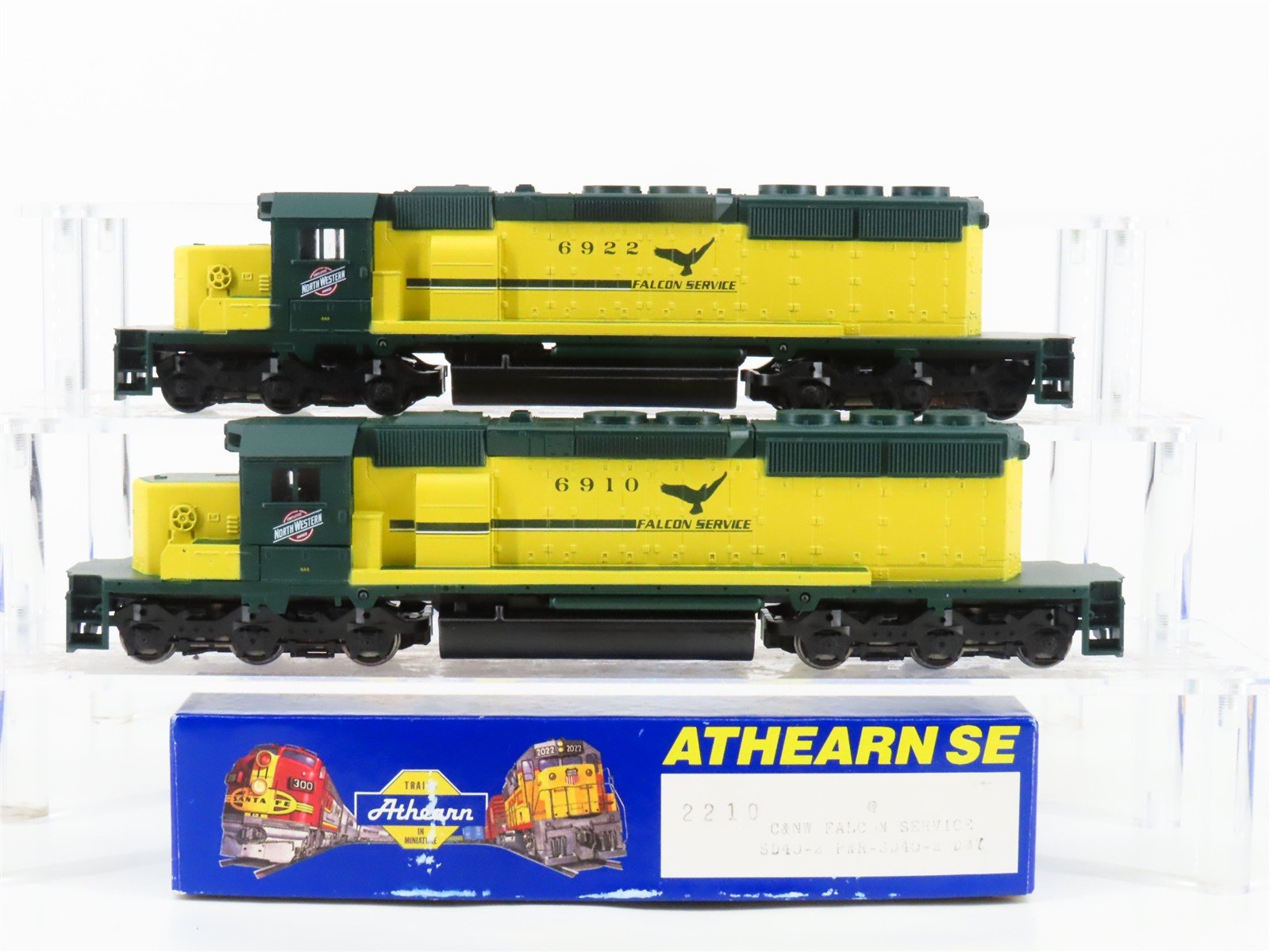 HO Scale Athearn 2210 CNW Chicago Northwestern SD40-2 "Falcon" Diesel Loco Set