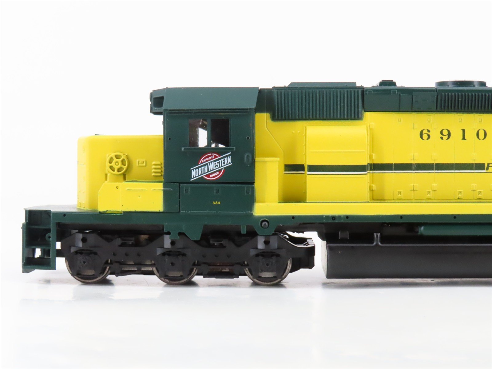 HO Scale Athearn 2210 CNW Chicago Northwestern SD40-2 