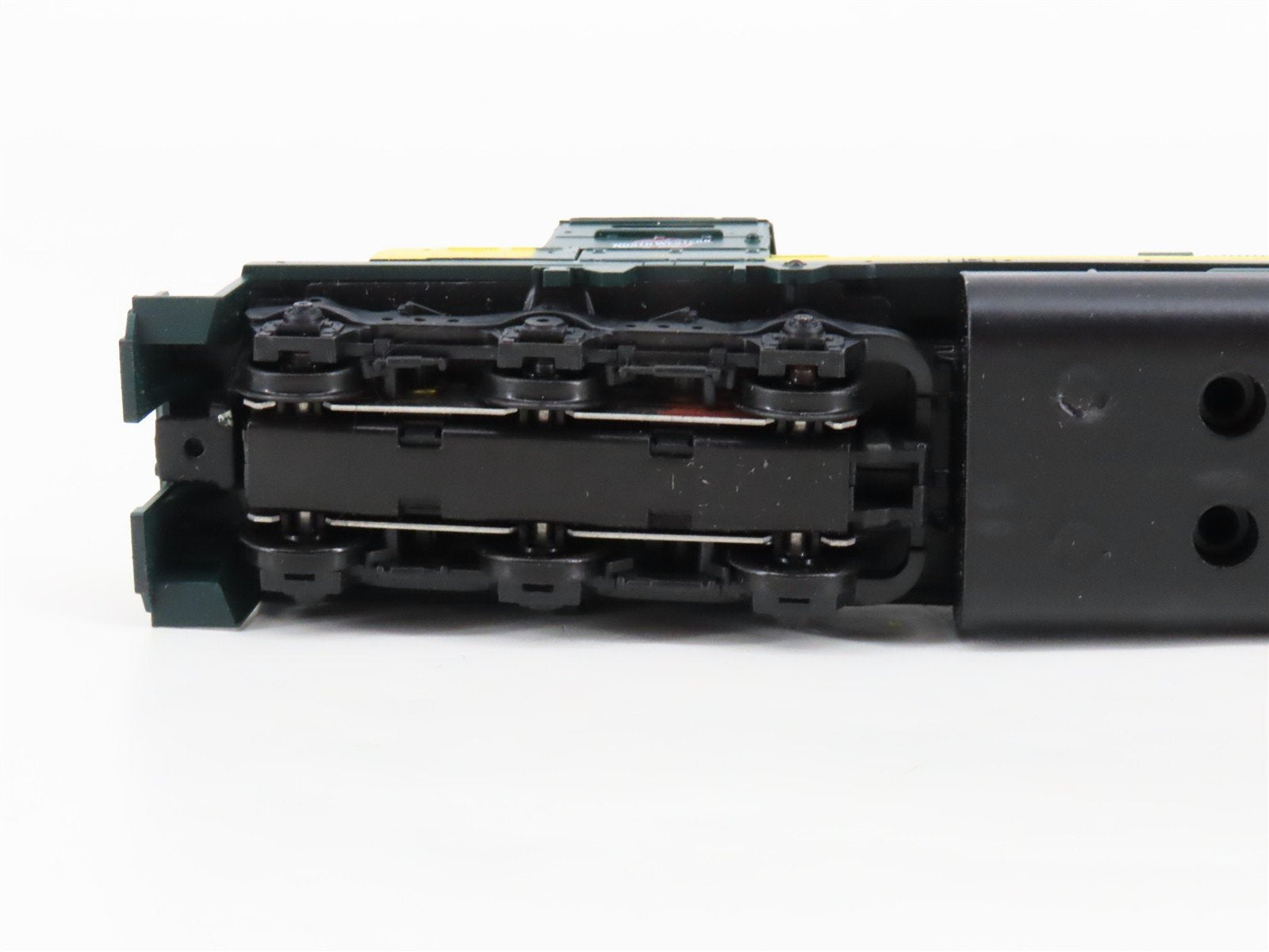 HO Scale Athearn 2210 CNW Chicago Northwestern SD40-2 