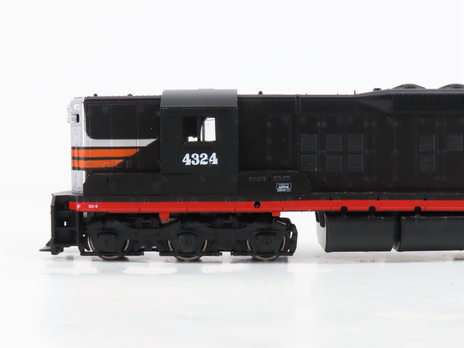 HO Scale Athearn 2228 NWP Northwestern Pacific SD9 Diesel Locomotive Set