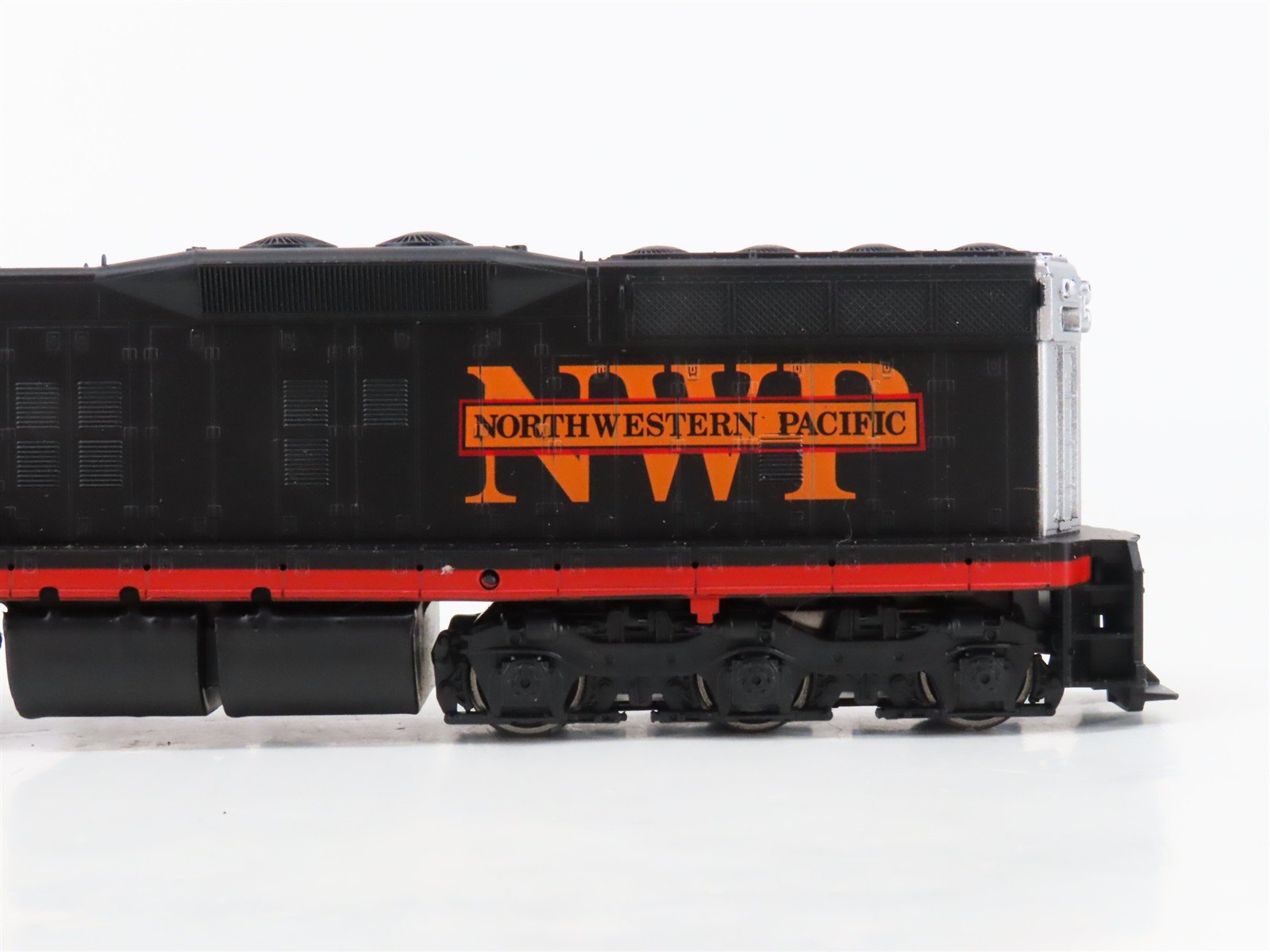 HO Scale Athearn 2228 NWP Northwestern Pacific SD9 Diesel Locomotive Set