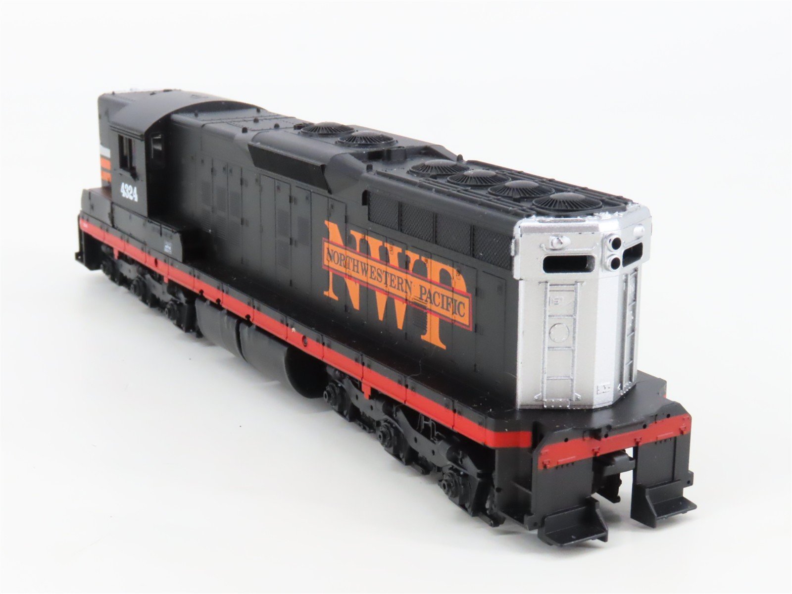 HO Scale Athearn 2228 NWP Northwestern Pacific SD9 Diesel Locomotive Set