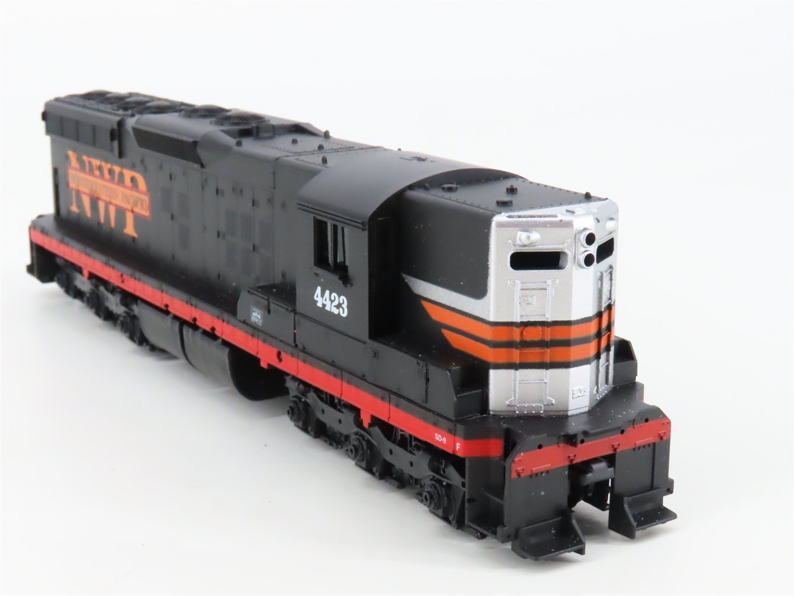 HO Scale Athearn 2228 NWP Northwestern Pacific SD9 Diesel Locomotive Set