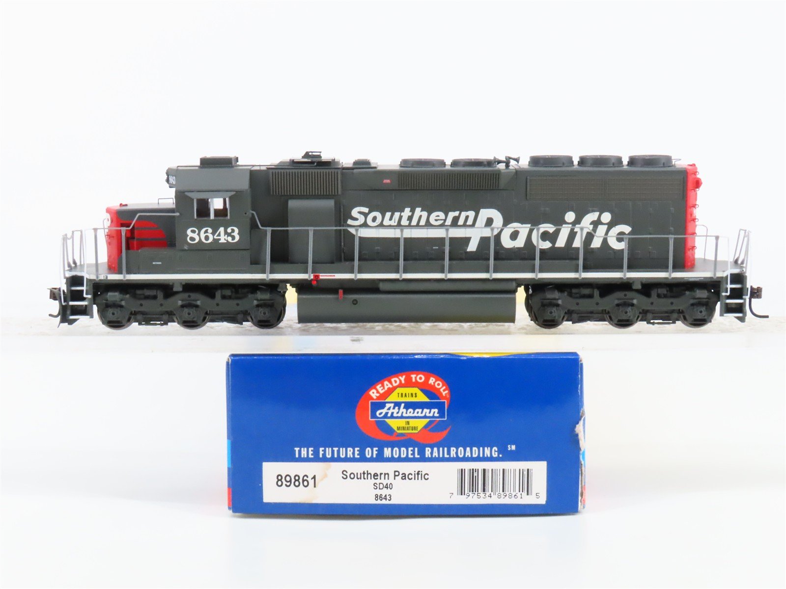 HO Scale Athearn RTR 89861 SP Southern Pacific SD40 Diesel Locomotive #8643