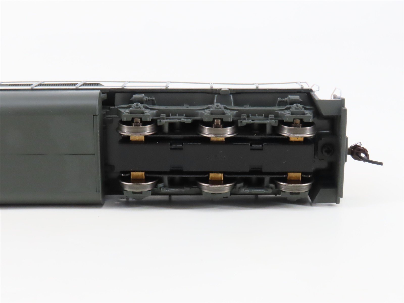 HO Scale Athearn RTR 89861 SP Southern Pacific SD40 Diesel Locomotive #8643