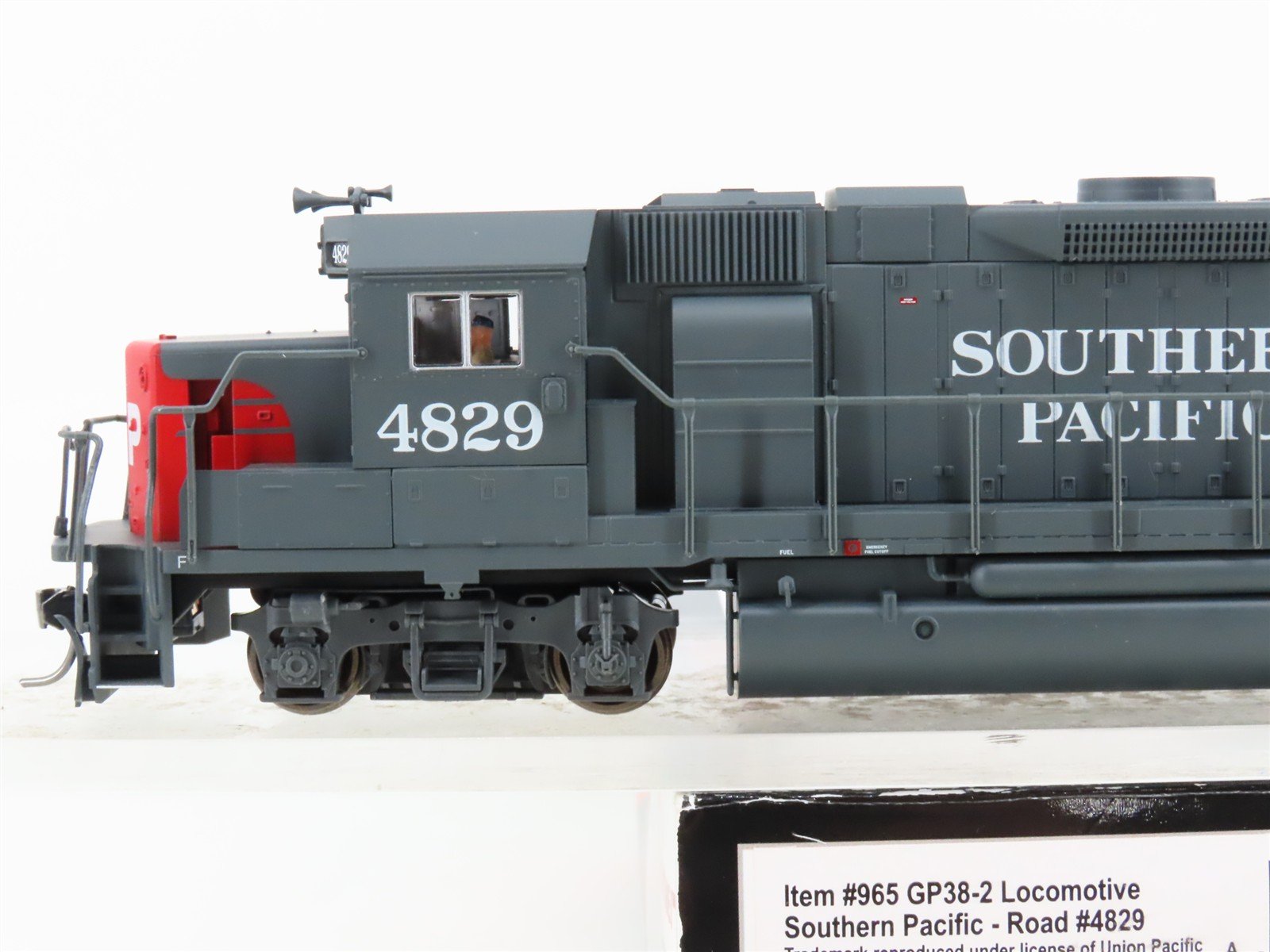 HO Scale Atlas Trainman 965 SP Southern Pacific GP38-2 Diesel Locomotive #4829