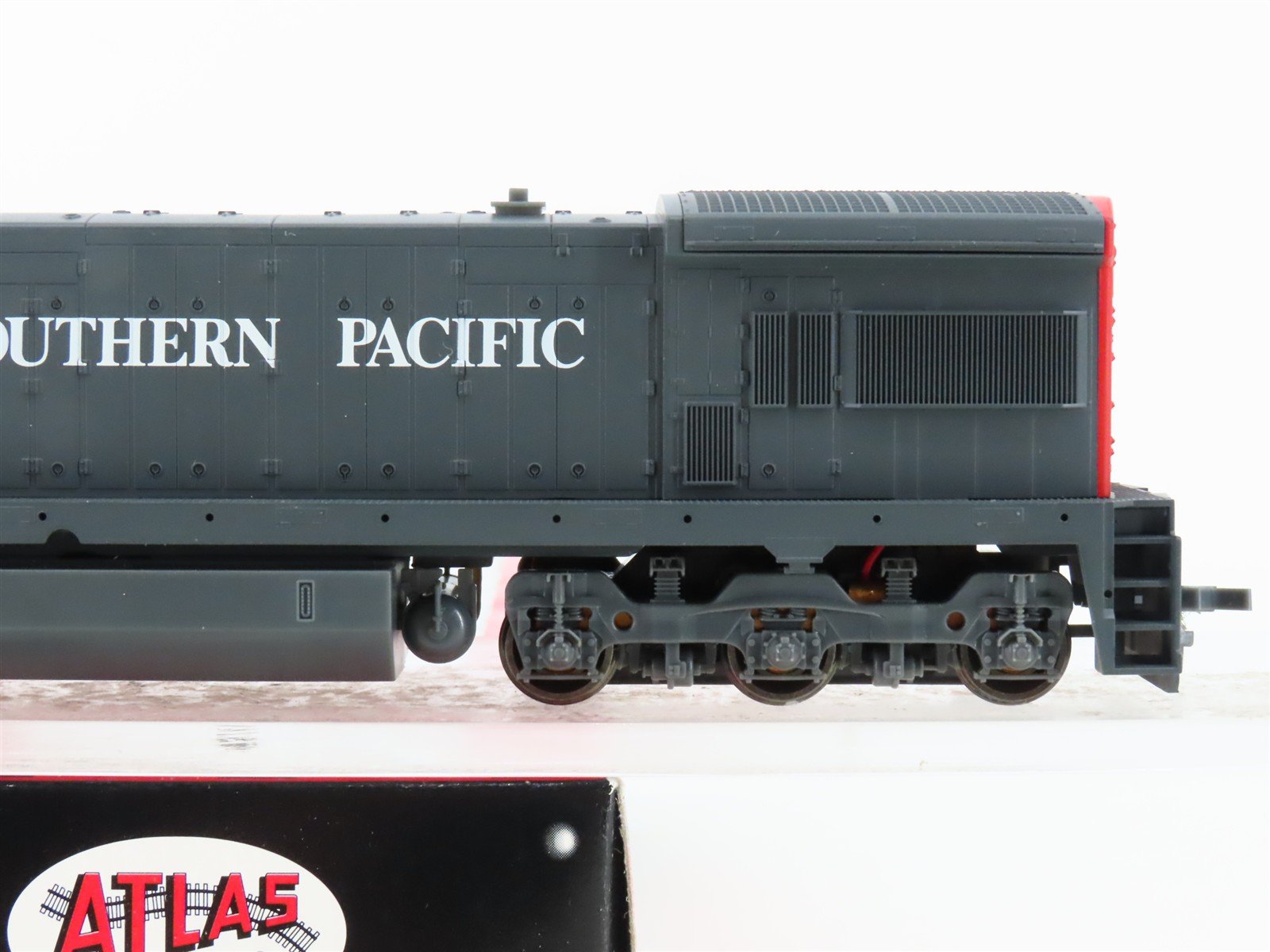 HO Scale Atlas 8555 SP Southern Pacific U33C Diesel Locomotive #8623