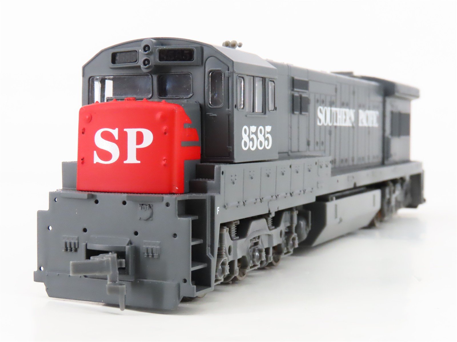 HO Scale Atlas 8526 SP Southern Pacific U33C Diesel Locomotive #8585