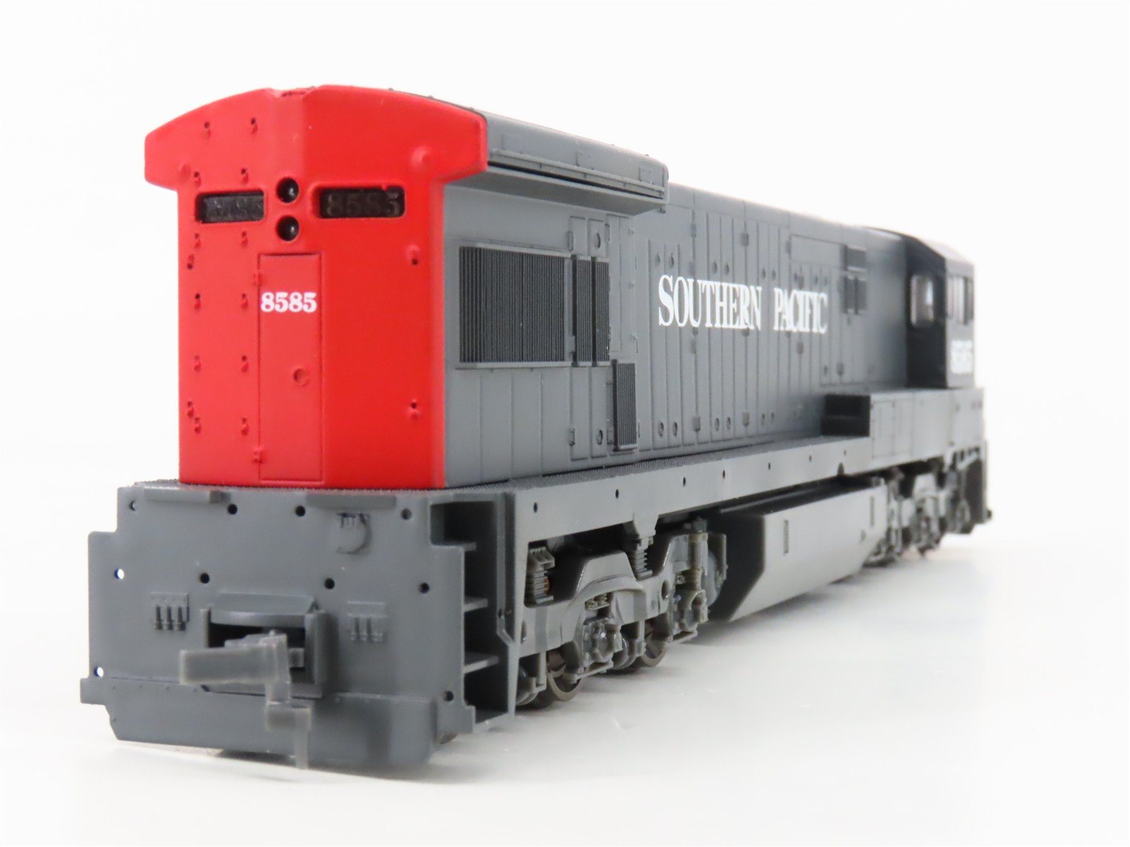 HO Scale Atlas 8526 SP Southern Pacific U33C Diesel Locomotive #8585