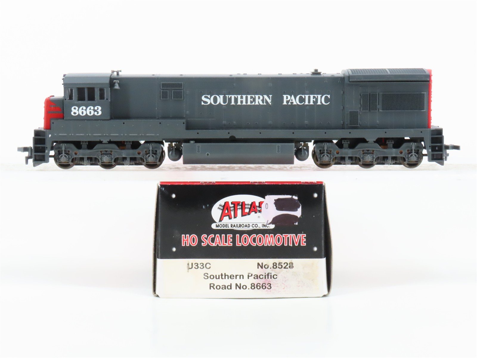 HO Scale Atlas 8528 SP Southern Pacific U33C Diesel Locomotive #8663
