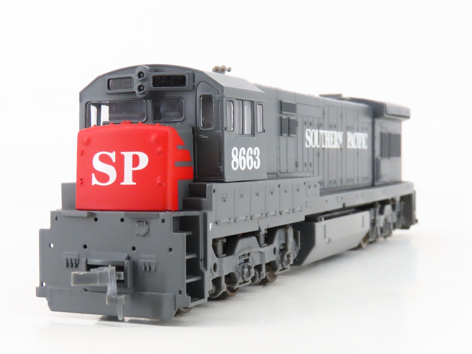 HO Scale Atlas 8528 SP Southern Pacific U33C Diesel Locomotive #8663