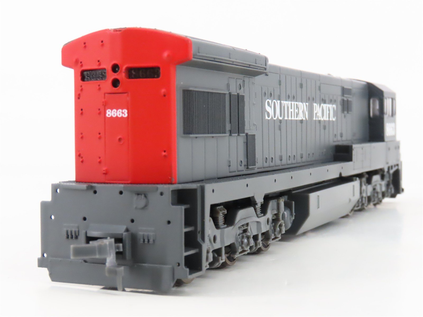 HO Scale Atlas 8528 SP Southern Pacific U33C Diesel Locomotive #8663