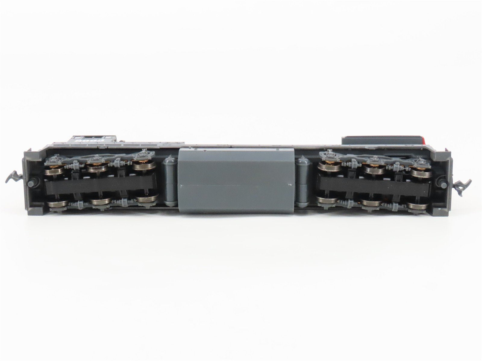 HO Scale Atlas 8528 SP Southern Pacific U33C Diesel Locomotive #8663