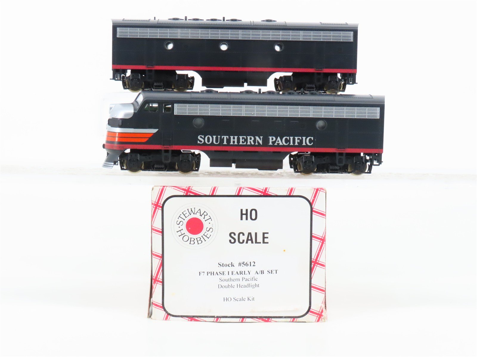 HO Scale Stewart Hobbies 5612 SP Southern Pacific F7 A/B Diesel Locomotive Set