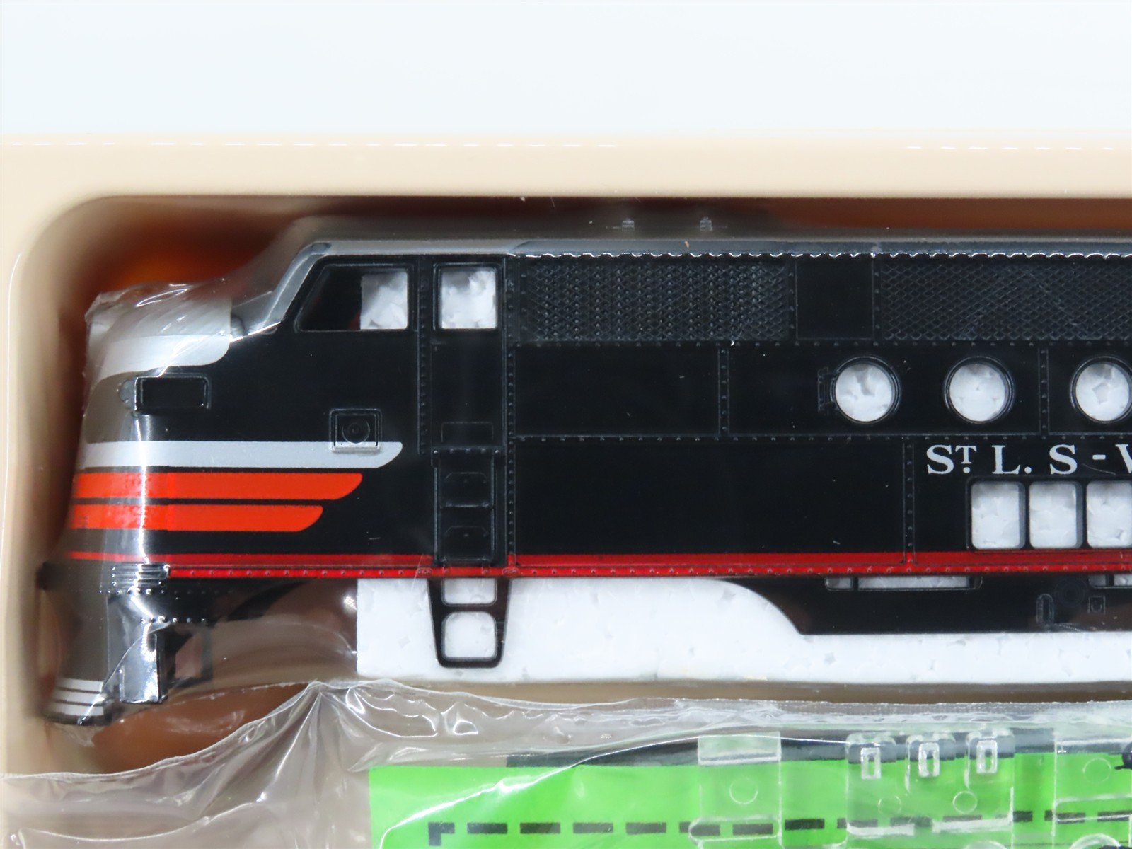 HO Scale Stewart Hobbies 5027 SP Southern Pacific FT A/B Diesel Locomotive Set