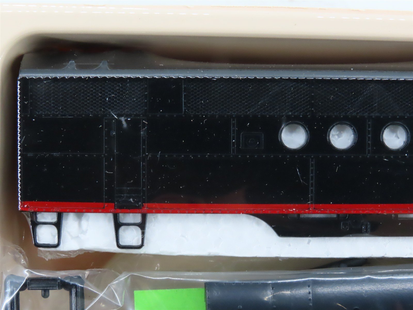 HO Scale Stewart Hobbies 5027 SP Southern Pacific FT A/B Diesel Locomotive Set