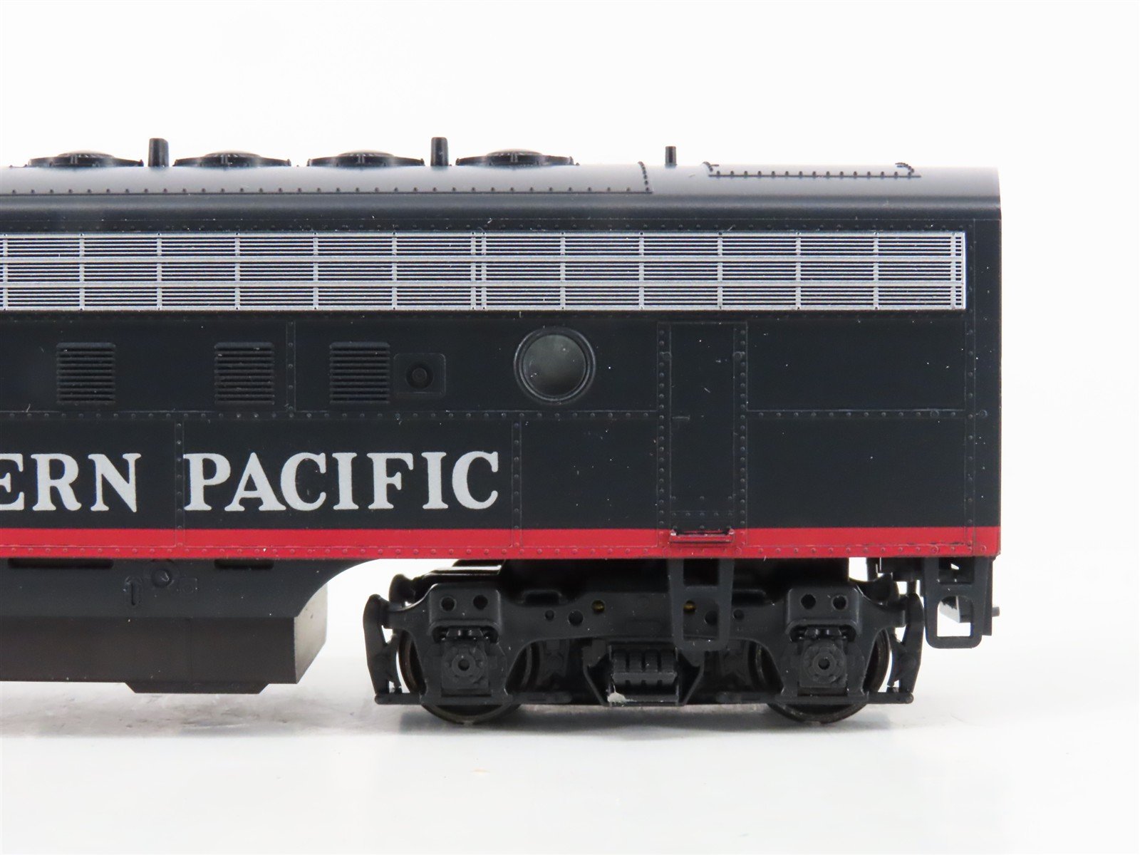HO Scale Stewart Hobbies 5612 SP Southern Pacific F7 A/B Diesel Locomotive Set