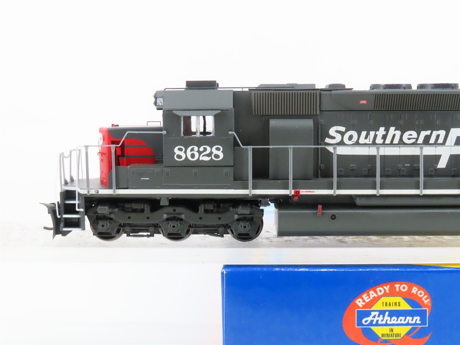 HO Scale Athearn RTR 89860 SP Southern Pacific SD40 Diesel Locomotive #8628