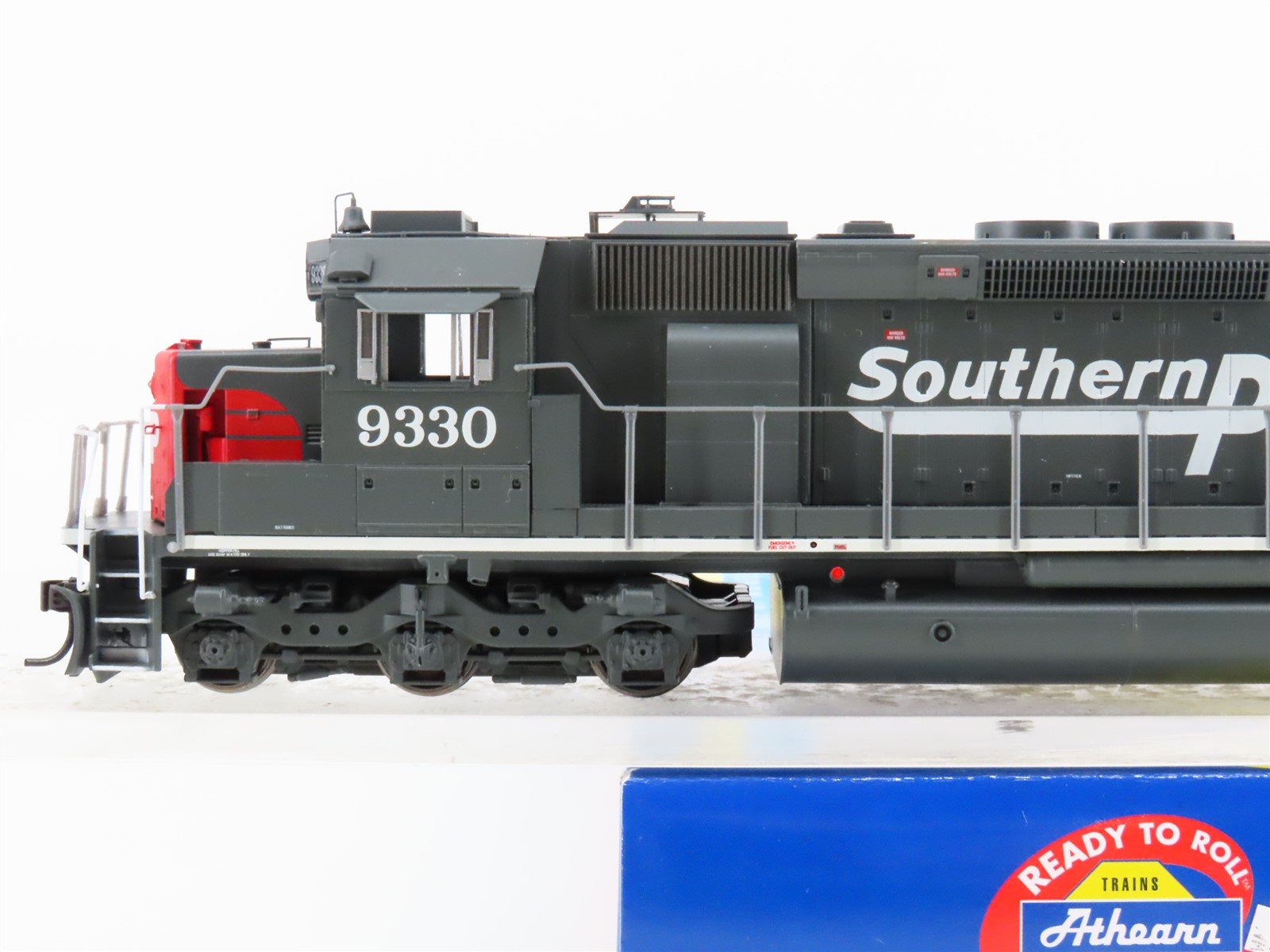 HO Scale Athearn RTR 91629 SP Southern Pacific SD45T-2 Diesel Locomotive #9330