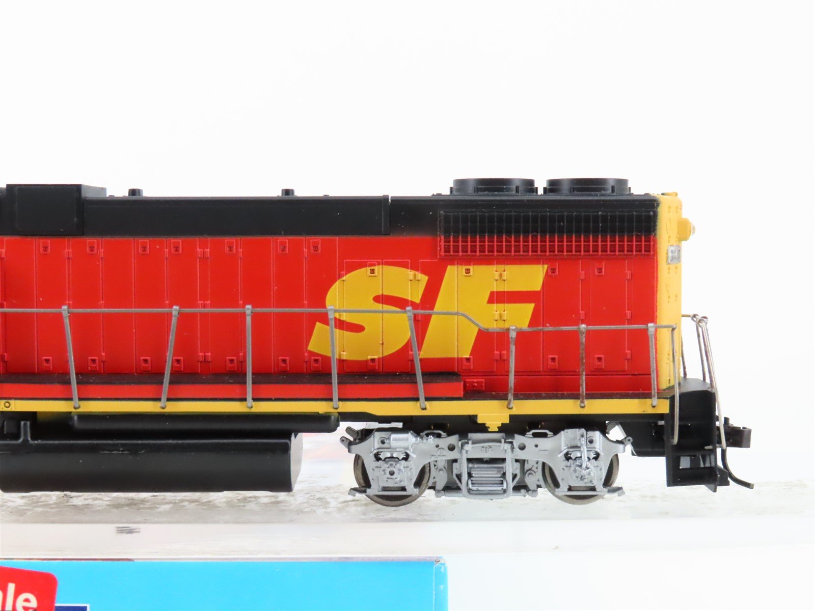 HO Scale Athearn 4620 ATSF Santa Fe GP38-2 Diesel Locomotive #2370