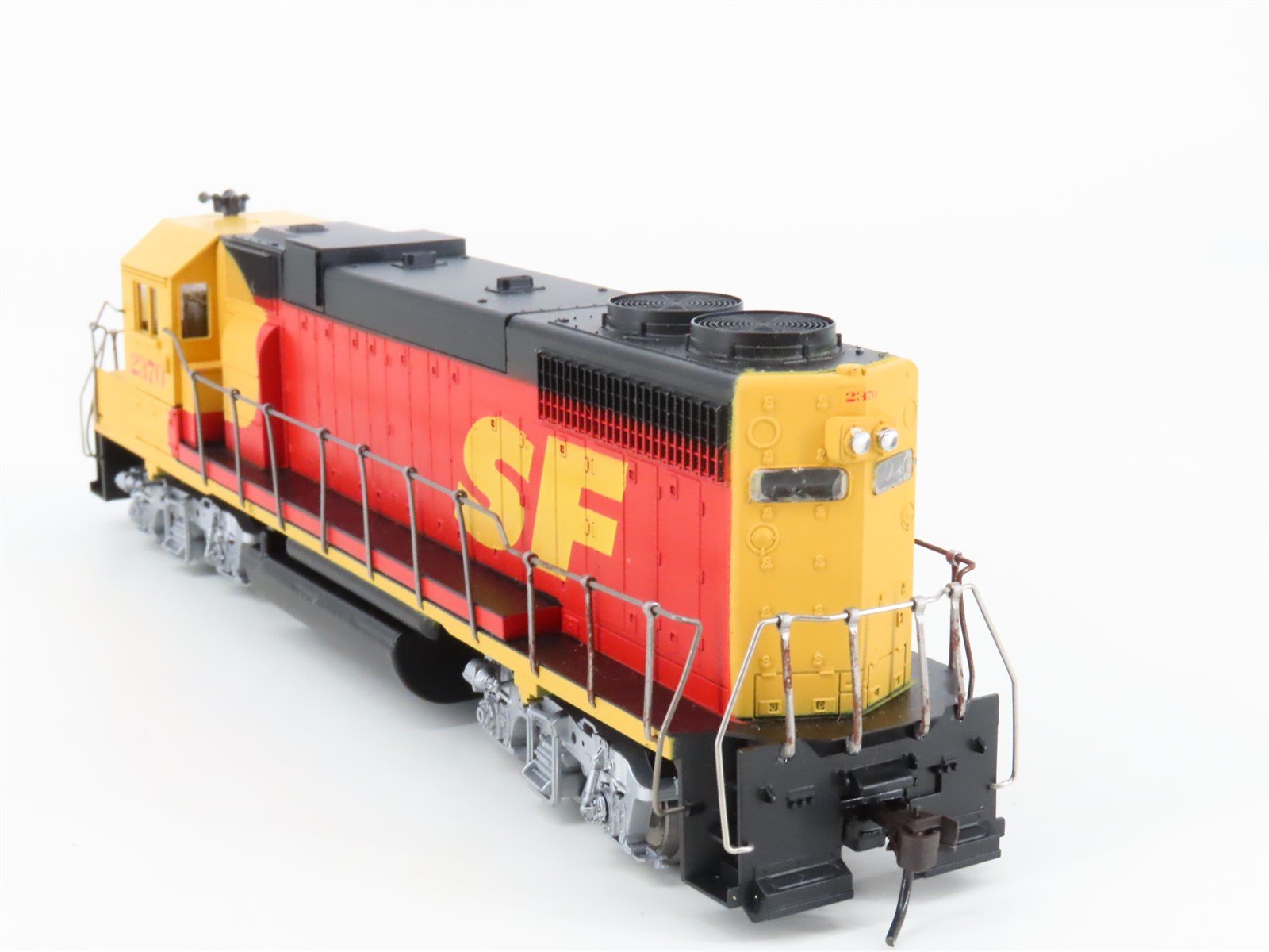 HO Scale Athearn 4620 ATSF Santa Fe GP38-2 Diesel Locomotive #2370