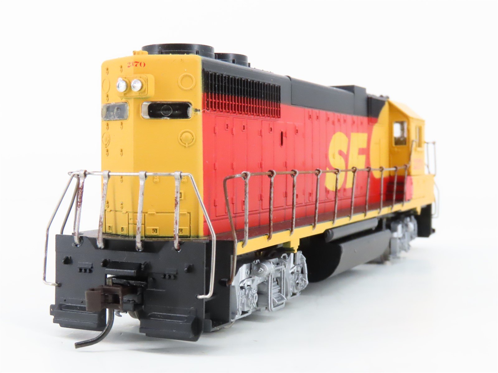 HO Scale Athearn 4620 ATSF Santa Fe GP38-2 Diesel Locomotive #2370