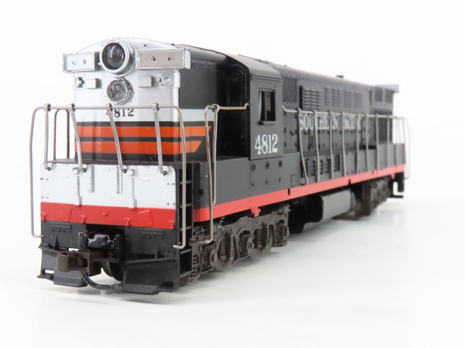 HO Scale Athearn 4308 SP Southern Pacific H24-66 Diesel Locomotive #4812