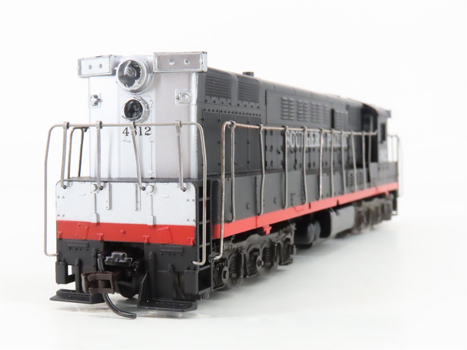 HO Scale Athearn 4308 SP Southern Pacific H24-66 Diesel Locomotive #4812